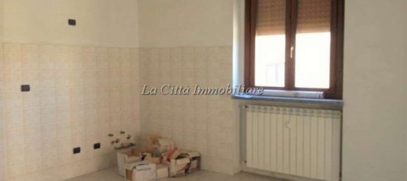 Квартира с 2 комнатами в Новара, Италия № 211745 6