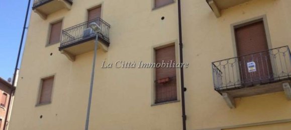 Квартира с 2 комнатами в Новара, Италия № 211745 2