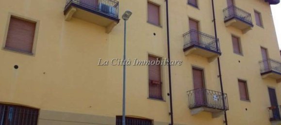 Квартира с 2 комнатами в Новара, Италия № 211745 3