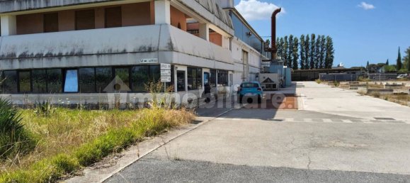 5 rooms Warehouse in Latina, Italy No. 203008 2