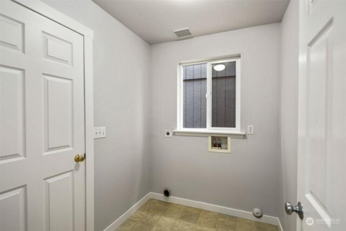 4 bedrooms House in Spanaway, USA No. 391235