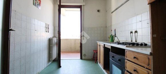 5 bedrooms Apartment in Prato, Italy No. 380712 7