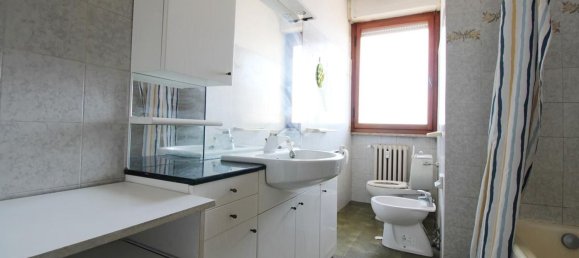 5 bedrooms Apartment in Prato, Italy No. 380712 28