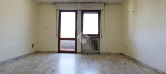 5 bedrooms Apartment in Prato, Italy No. 380712 2