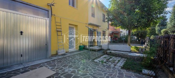 3 bedrooms House in Spilamberto, Italy No. 374284 14