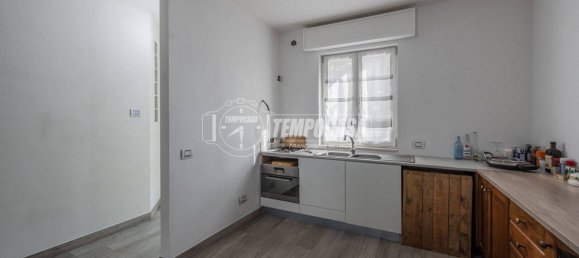 3 bedrooms House in Spilamberto, Italy No. 374284 5