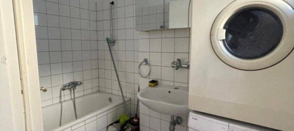 2 rooms Apartment in Favoriten, Austria No. 156376 3