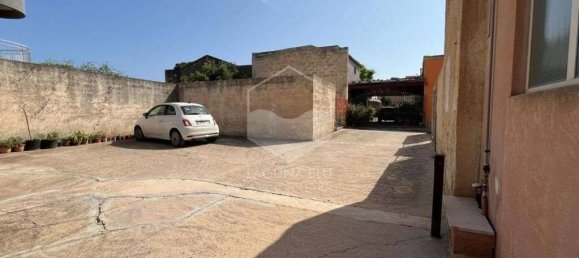 Здание с 5 комнатами в Петрозино, Италия № 352133 4