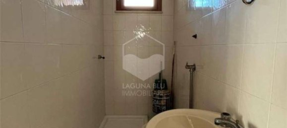 Здание с 5 комнатами в Петрозино, Италия № 352133 36