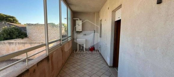 Здание с 5 комнатами в Петрозино, Италия № 352133 16