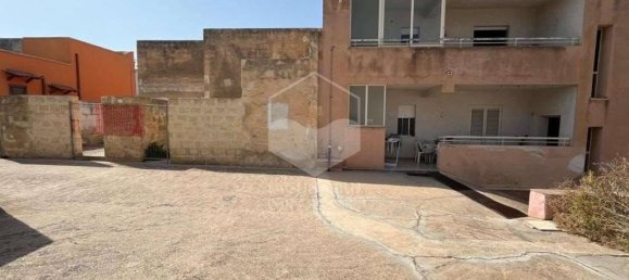 Здание с 5 комнатами в Петрозино, Италия № 352133 3