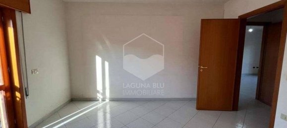 Здание с 5 комнатами в Петрозино, Италия № 352133 21