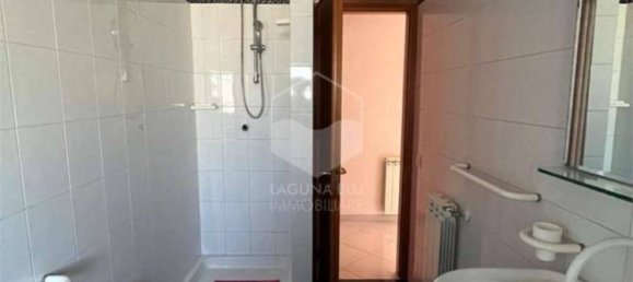 Здание с 5 комнатами в Петрозино, Италия № 352133 23