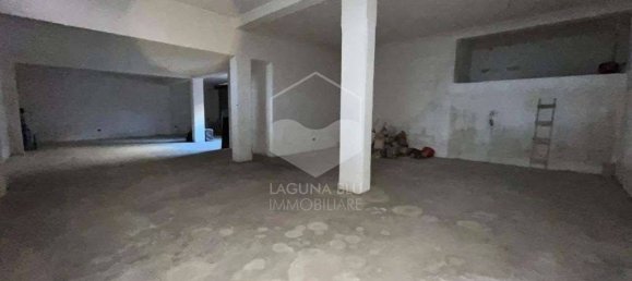 Здание с 5 комнатами в Петрозино, Италия № 352133 31