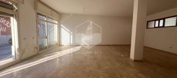 Здание с 5 комнатами в Петрозино, Италия № 352133 32