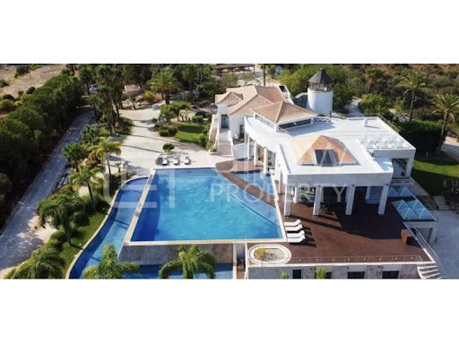 6 bedrooms Villa in Pechao, Portugal No. 239599