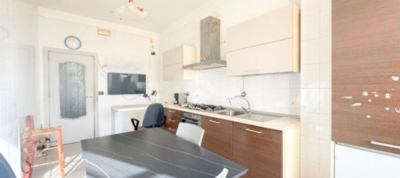 3 Schlafzimmer Wohnung in San Severo, Italy, Nr. 324202 3