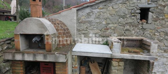 4 bedrooms Villa in Pontremoli, Italy No. 82510 7