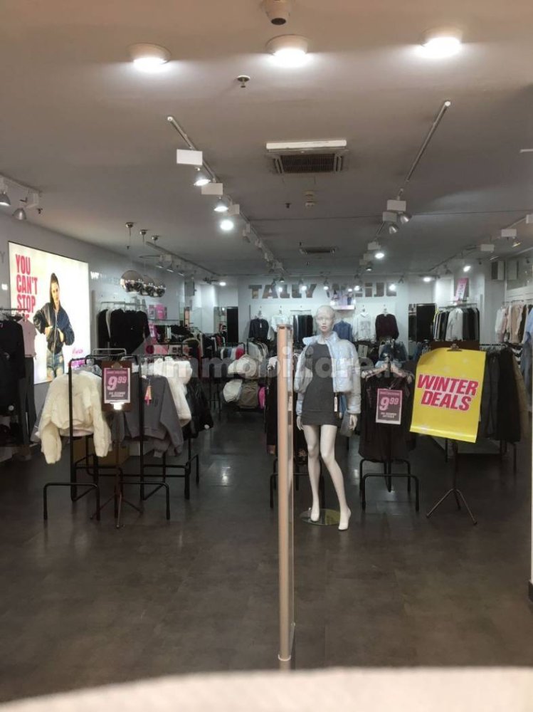 140m² Commercial property in Pisogne, Italy No. 283576