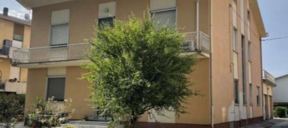 12-Zimmer Haus in San Possidonio, Italy, Nr. 98115 2