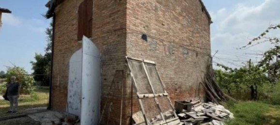 12-Zimmer Haus in San Possidonio, Italy, Nr. 98115 9