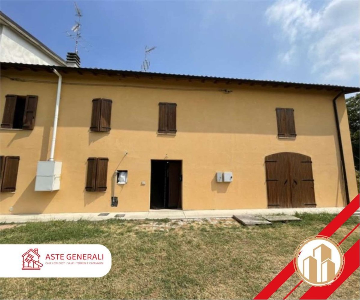 12-Zimmer Haus in San Possidonio, Italy, Nr. 98115