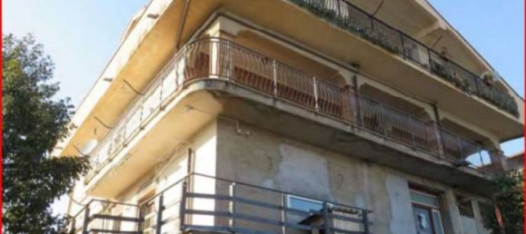 5 rooms Apartment in Scordia, Italy No. 265596 2