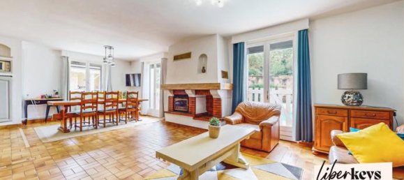 5 غرف نوم قلاع في Saint-Marcel-Bel-Accueil, France رقم 325642 6