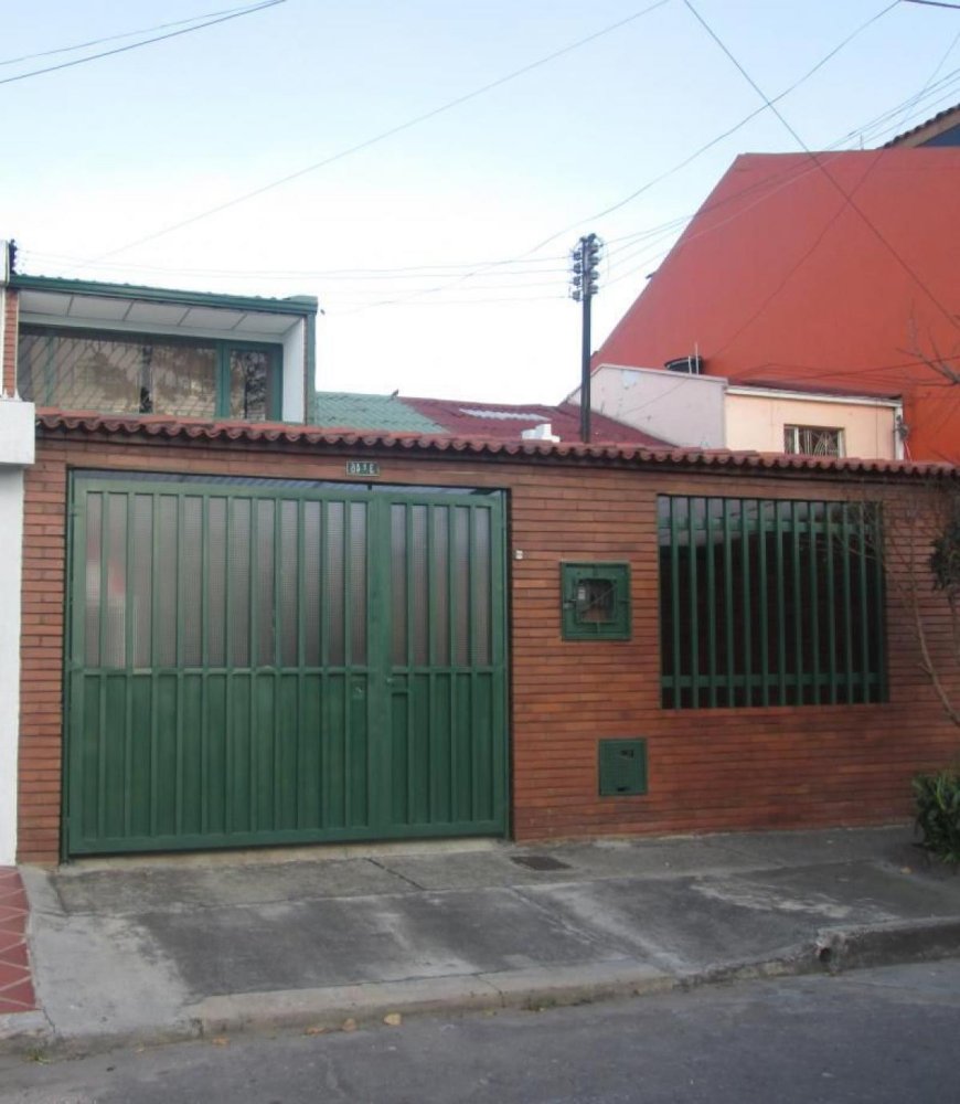 Дом с 4 спальнями в Богота, Колумбия № 13750