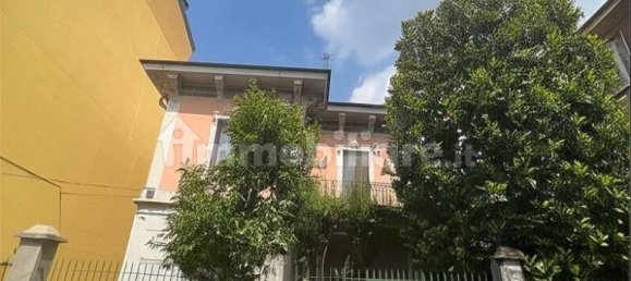 1 bedroom Apartment in Milan, Italy No. 257110 4