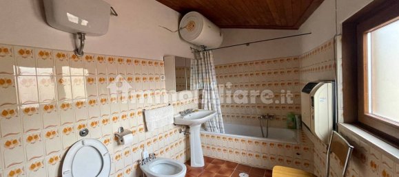3 bedrooms House in L'Aquila, Italy No. 196085 11