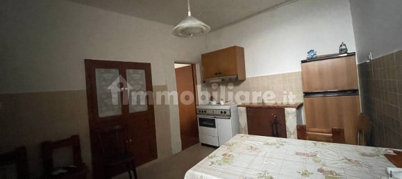 3 bedrooms House in L'Aquila, Italy No. 196085 9