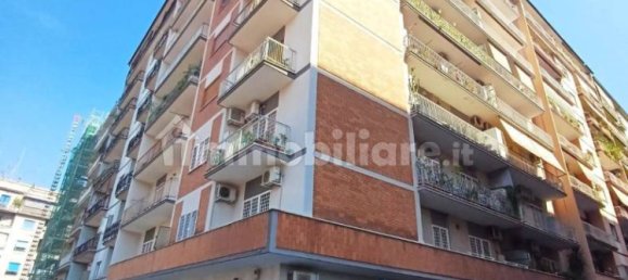 2 bedrooms Apartment in Rome, Italy No. 277996 5