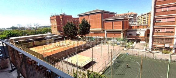 2 bedrooms Apartment in Rome, Italy No. 277996 3