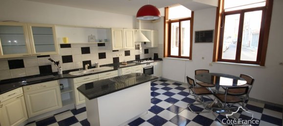 5 bedrooms House in Givet, France No. 246741 3