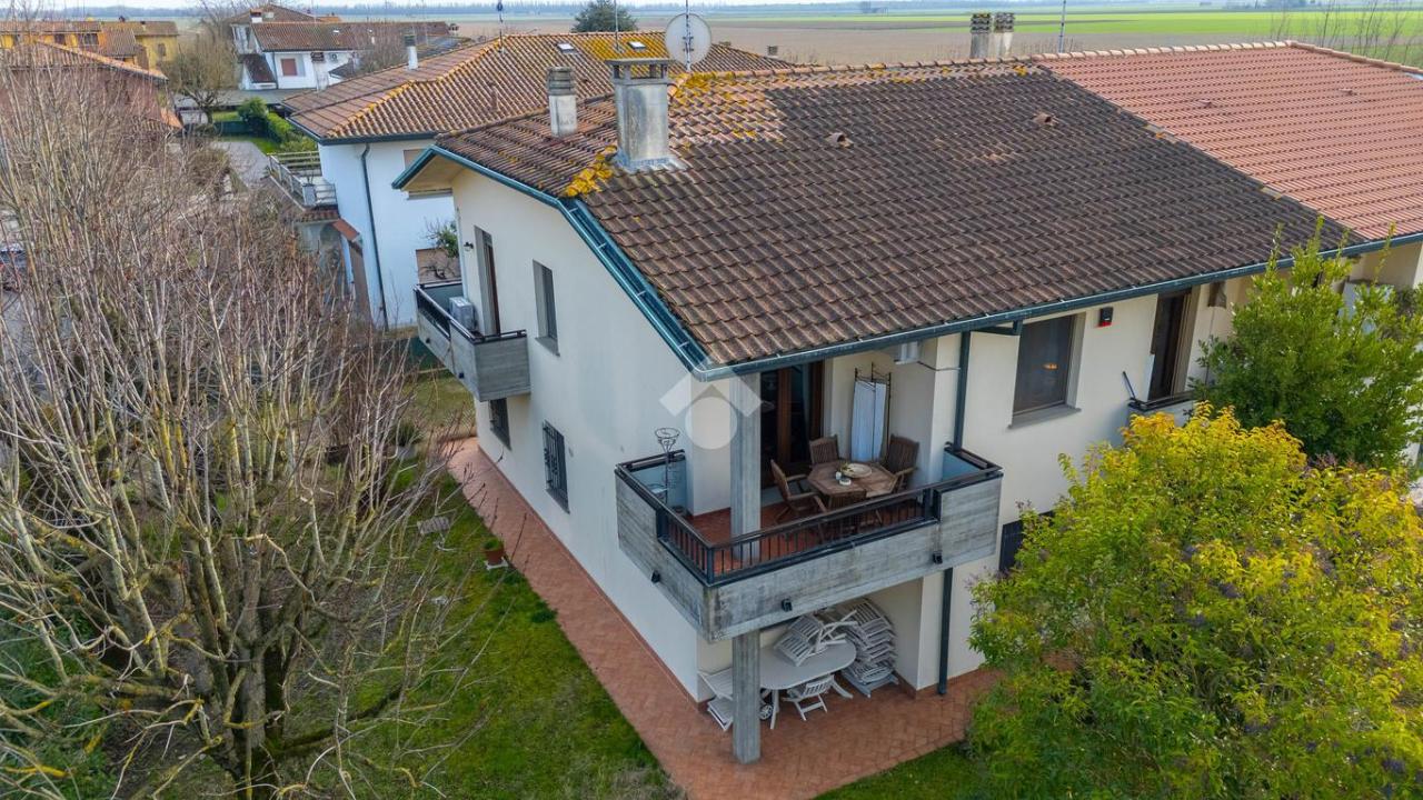 Villa de 5 divisões em Baricella, Italy N.º 238176