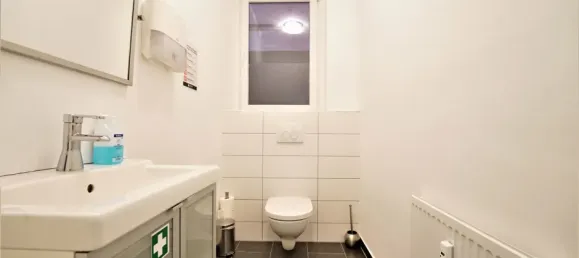 Edifício de 14 divisões em Krefeld, Germany N.º 14892 31