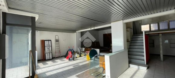 Propiedad comercial de 1 habitación en La Spezia, Italy No. 165517 2