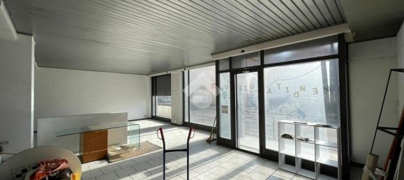 Propiedad comercial de 1 habitación en La Spezia, Italy No. 165517 5