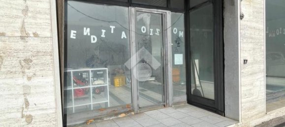 Propiedad comercial de 1 habitación en La Spezia, Italy No. 165517 10