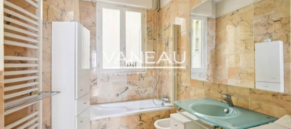 2 bedrooms Apartment in Paris, France No. 135676 14