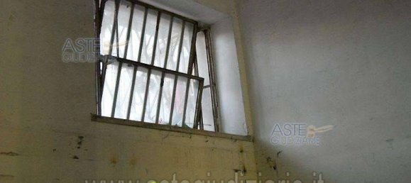 1-salle Bâtiment à Naples, Italy No. 15839 3