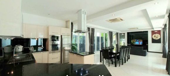 4 bedrooms Cafe / restaurant in Pattaya, Thailand No. 16083 3