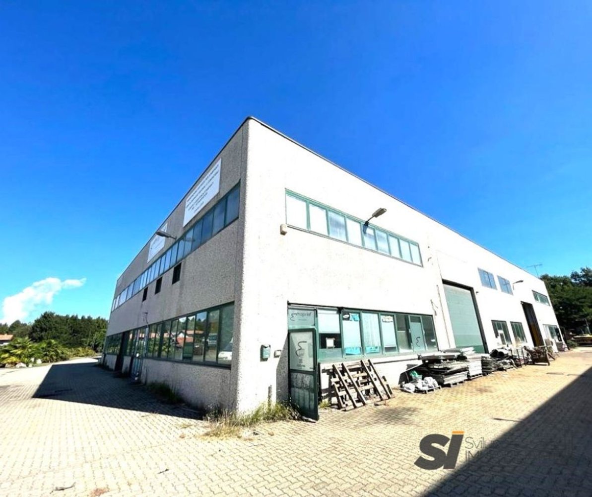 8 rooms Warehouse in Borgo Ticino, Italy No. 177524