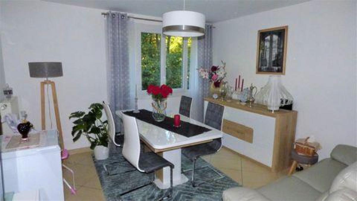 2 bedrooms Condo in Arpajon, France No. 11840