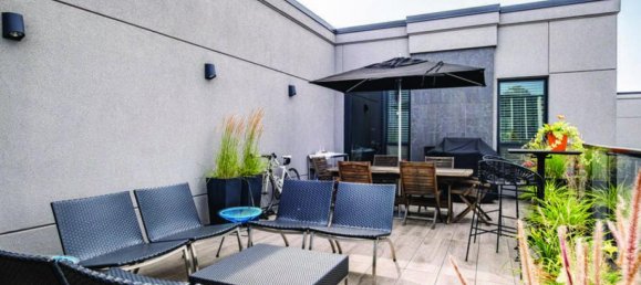 2 bedrooms Condo in Hamilton, Canada No. 681 2