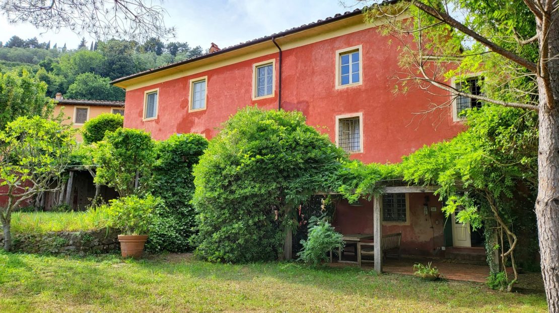 Дом с 8 спальнями в Камайоре, Италия № 377448