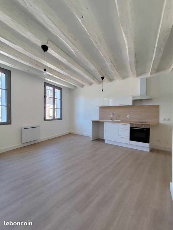 Edificio de 1 dormitorio en Blere, France No. 283326