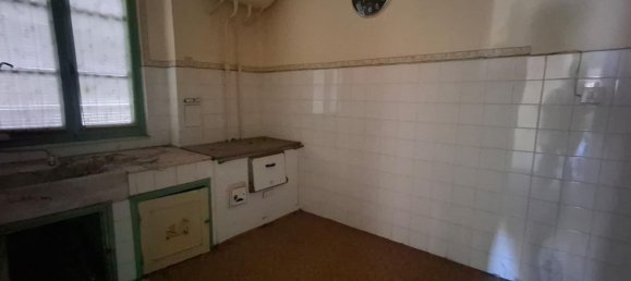 1000m² Building in Leon, Spain No. 28819 29