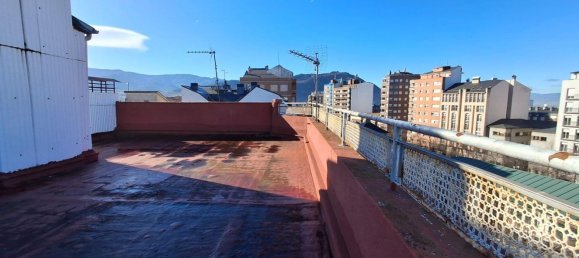 1000m² Building in Leon, Spain No. 28819 23